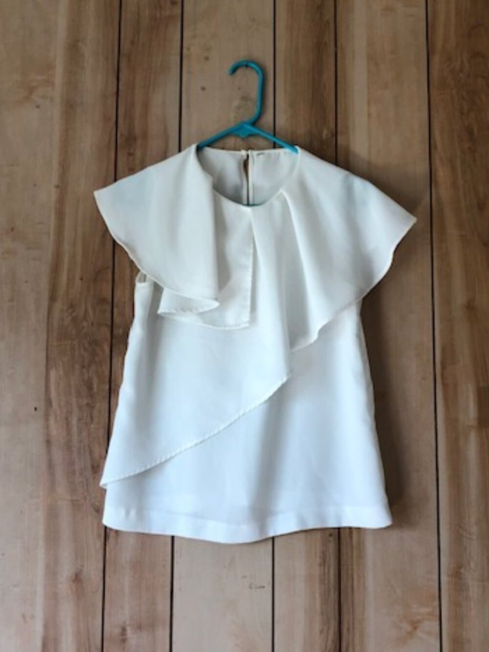 Women's Sleeveless White Top